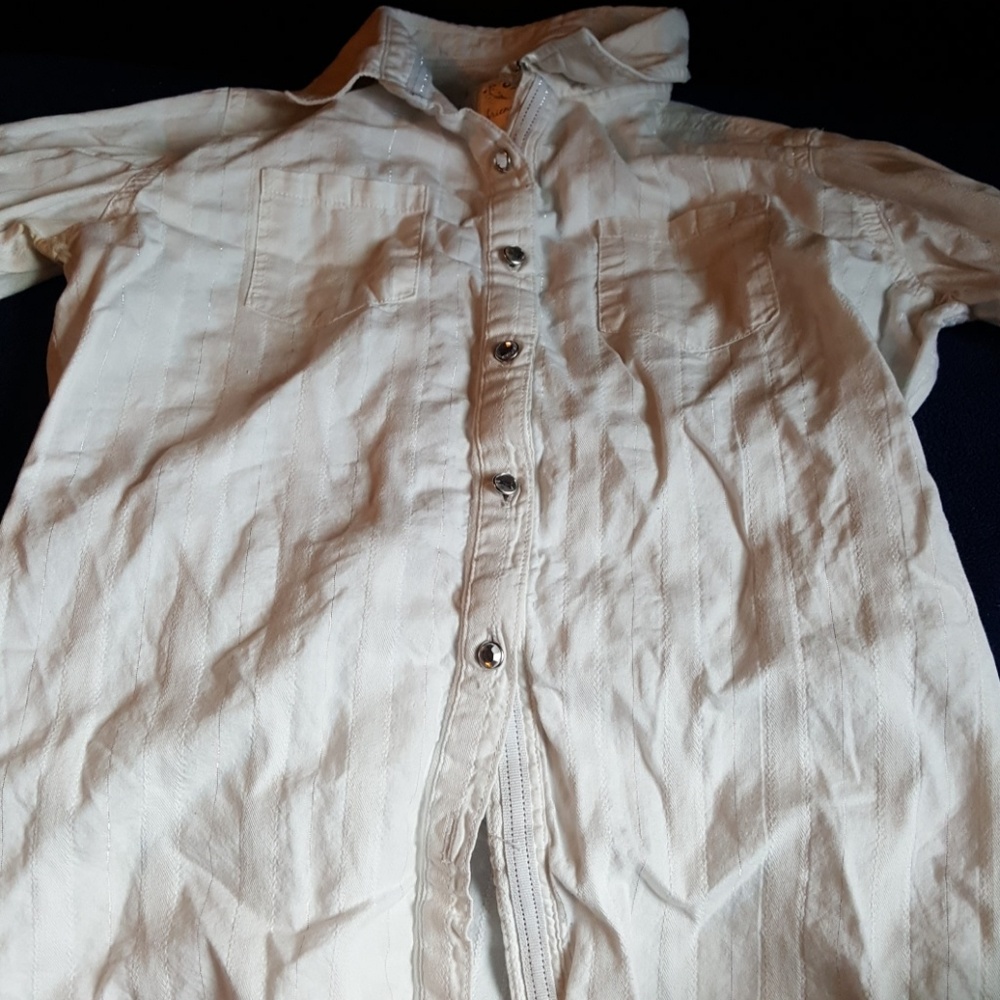 Justice White thick blouse